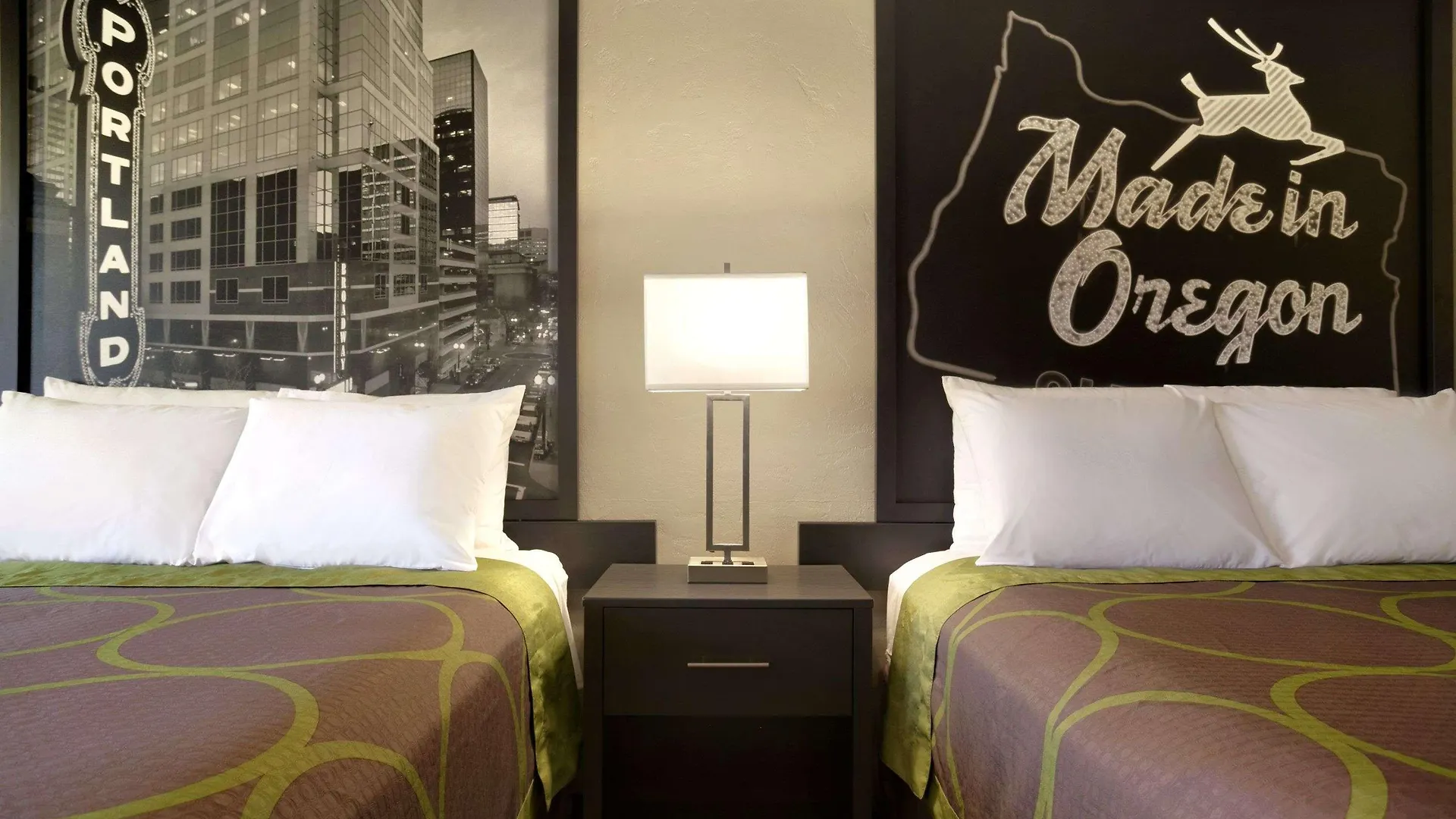 Super 8 By Wyndham Portland Airport Hotel