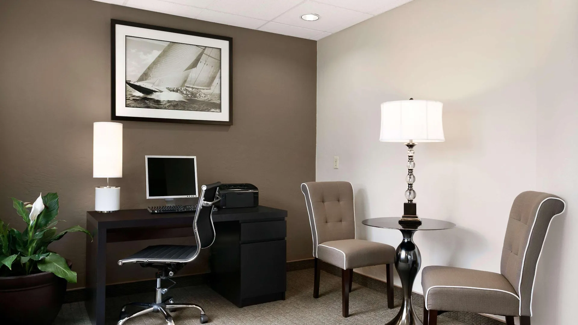 Super 8 By Wyndham Portland Airport Hotel United States