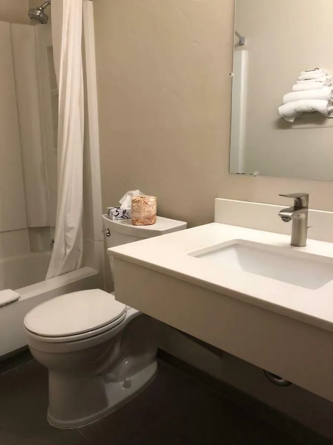Super 8 By Wyndham Portland Airport Hotel United States
