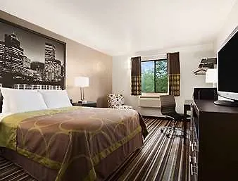 Super 8 By Wyndham Portland Airport Hotel