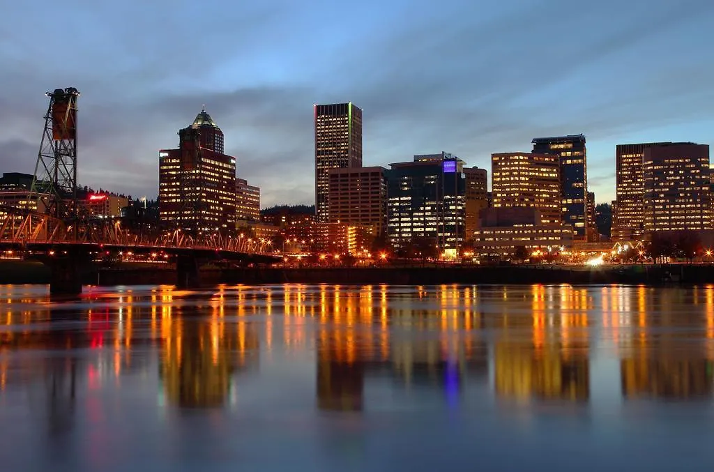 **  Super 8 By Wyndham Portland Airport Hotel United States
